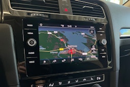 valkoinen Volkswagen Golf 2020 kuva 24.