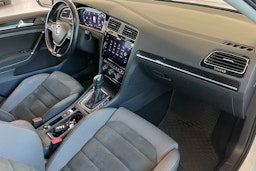 valkoinen Volkswagen Golf 2020 kuva 27.
