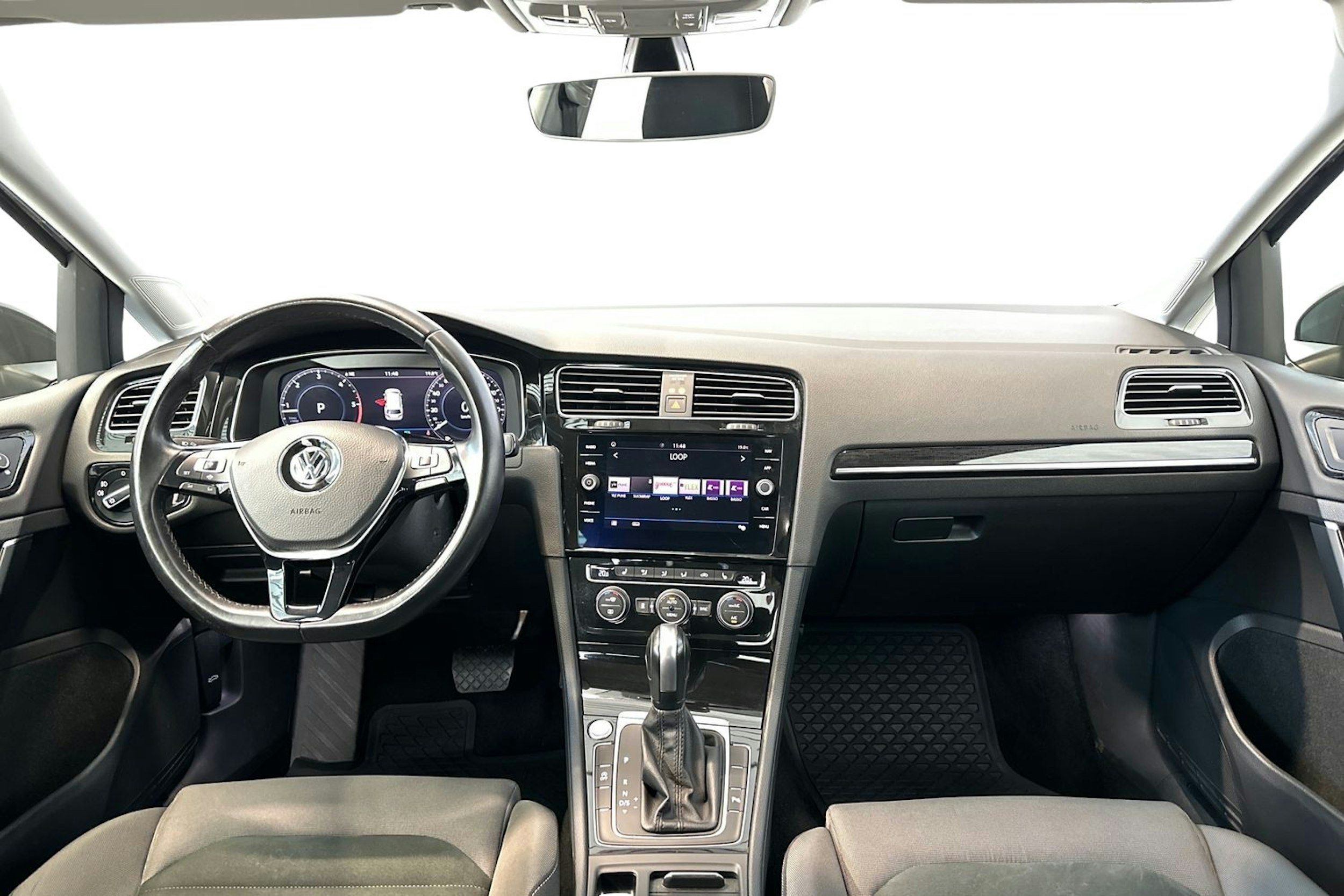 Harmaa Volkswagen GOLF 2020 kuva 9.
