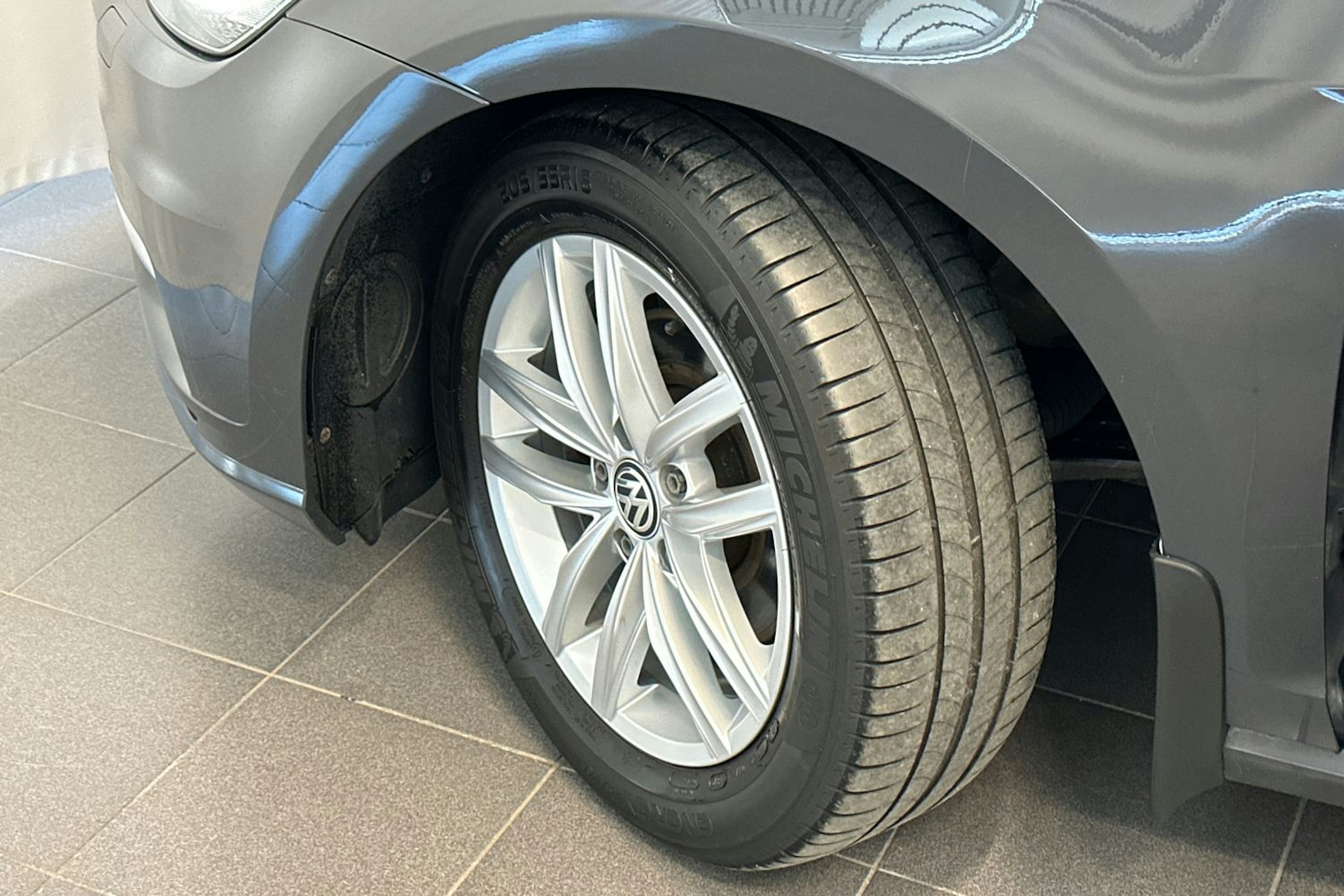 Harmaa Volkswagen GOLF 2020 kuva 13.