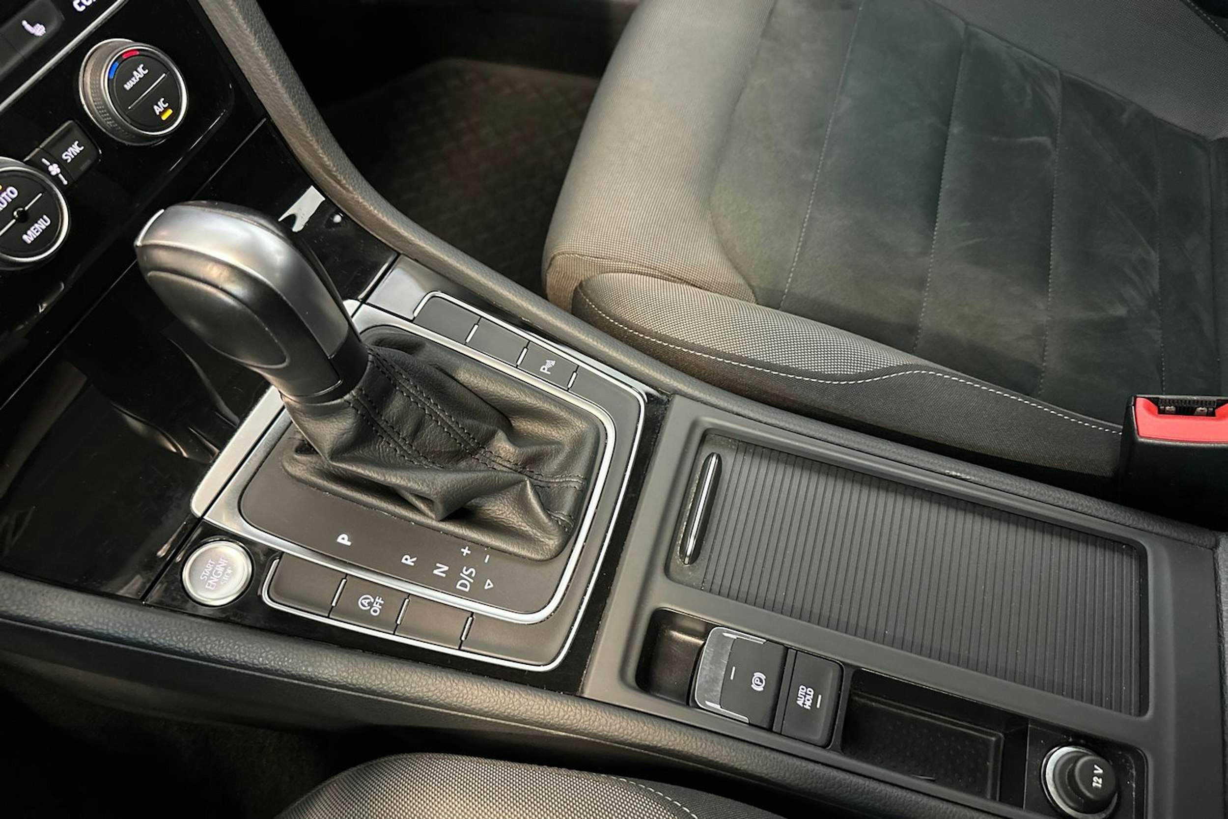 Harmaa Volkswagen GOLF 2020 kuva 21.
