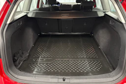 punainen Volkswagen Golf 2020 kuva 11.