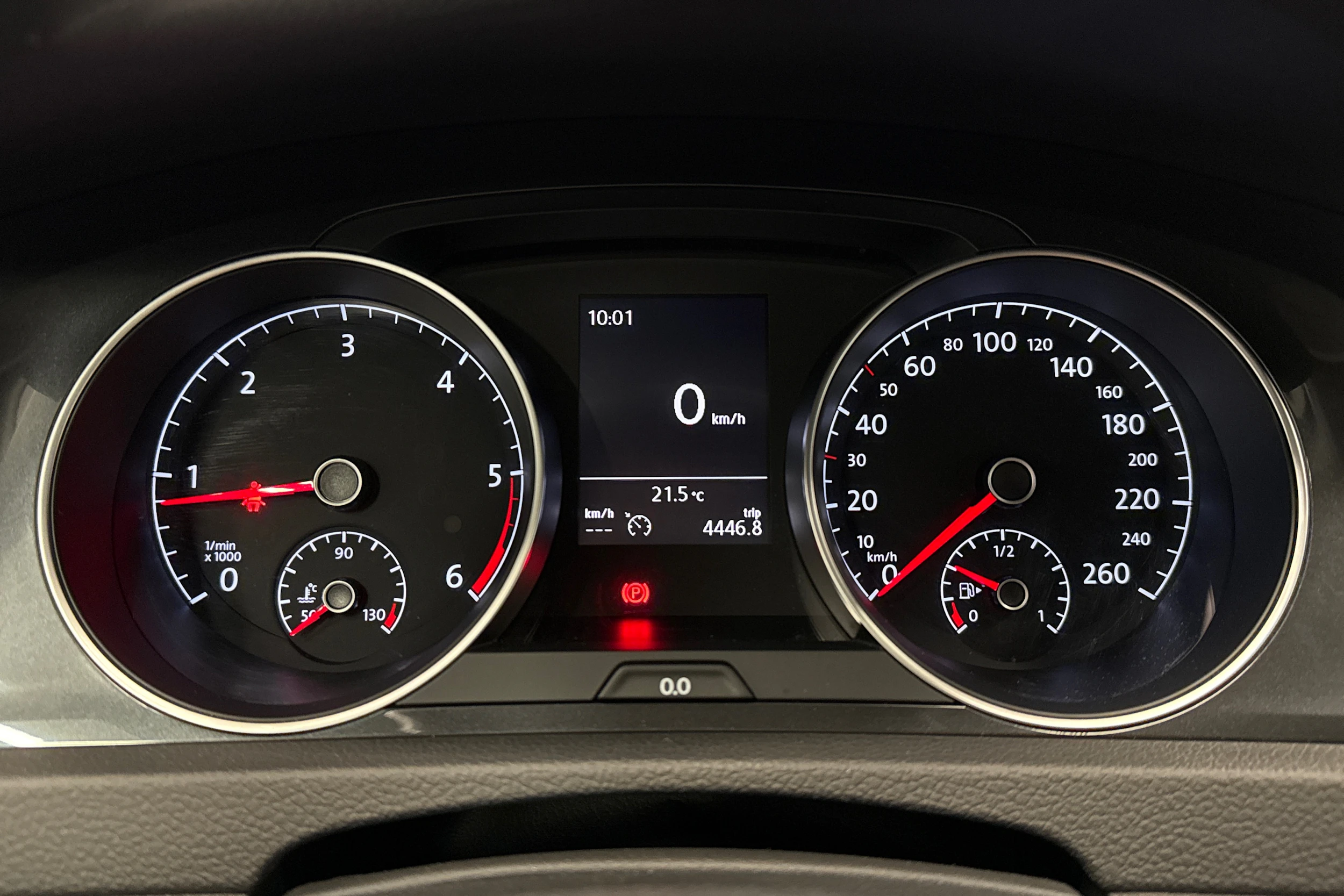 punainen Volkswagen Golf 2020 kuva 13.