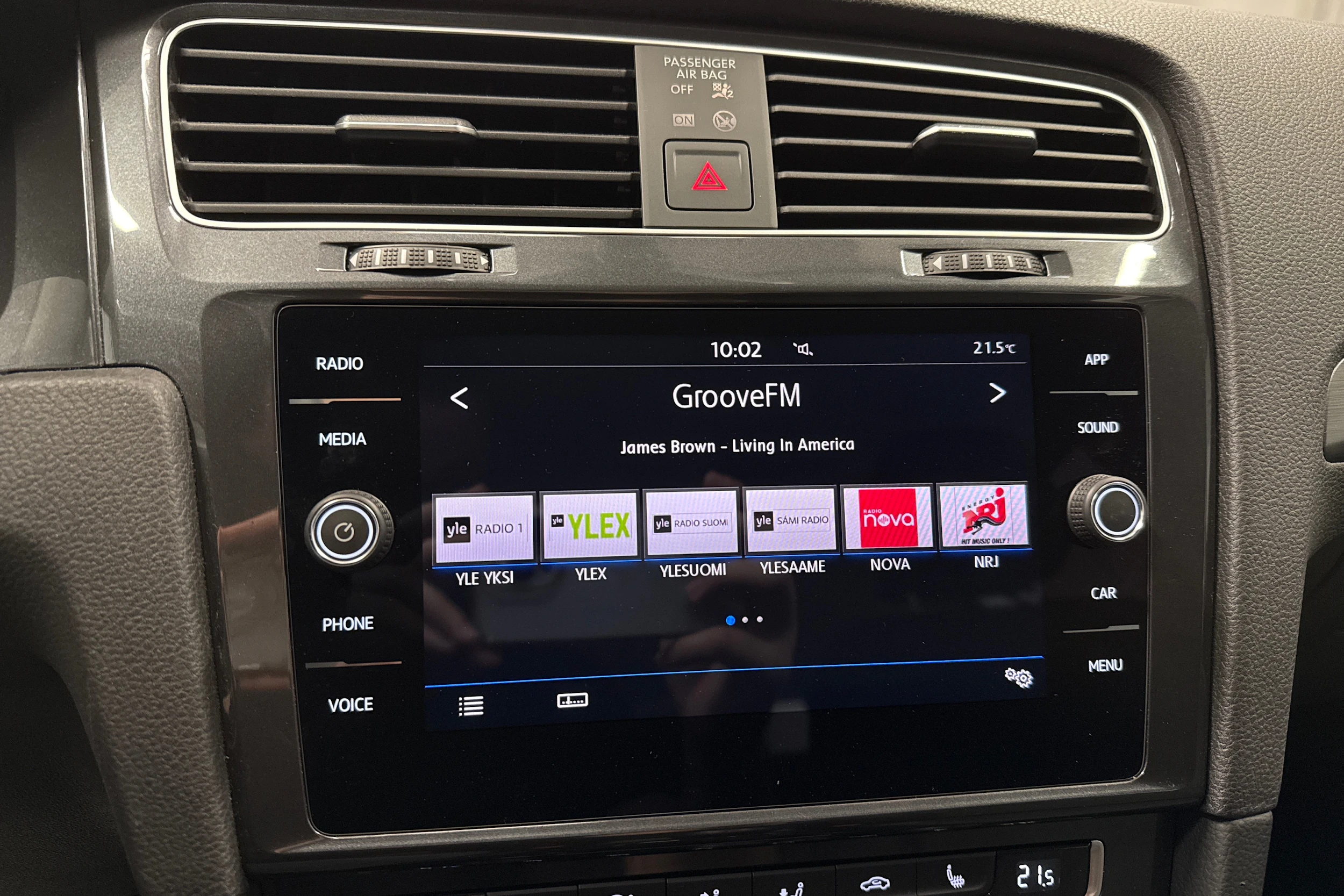 punainen Volkswagen Golf 2020 kuva 17.