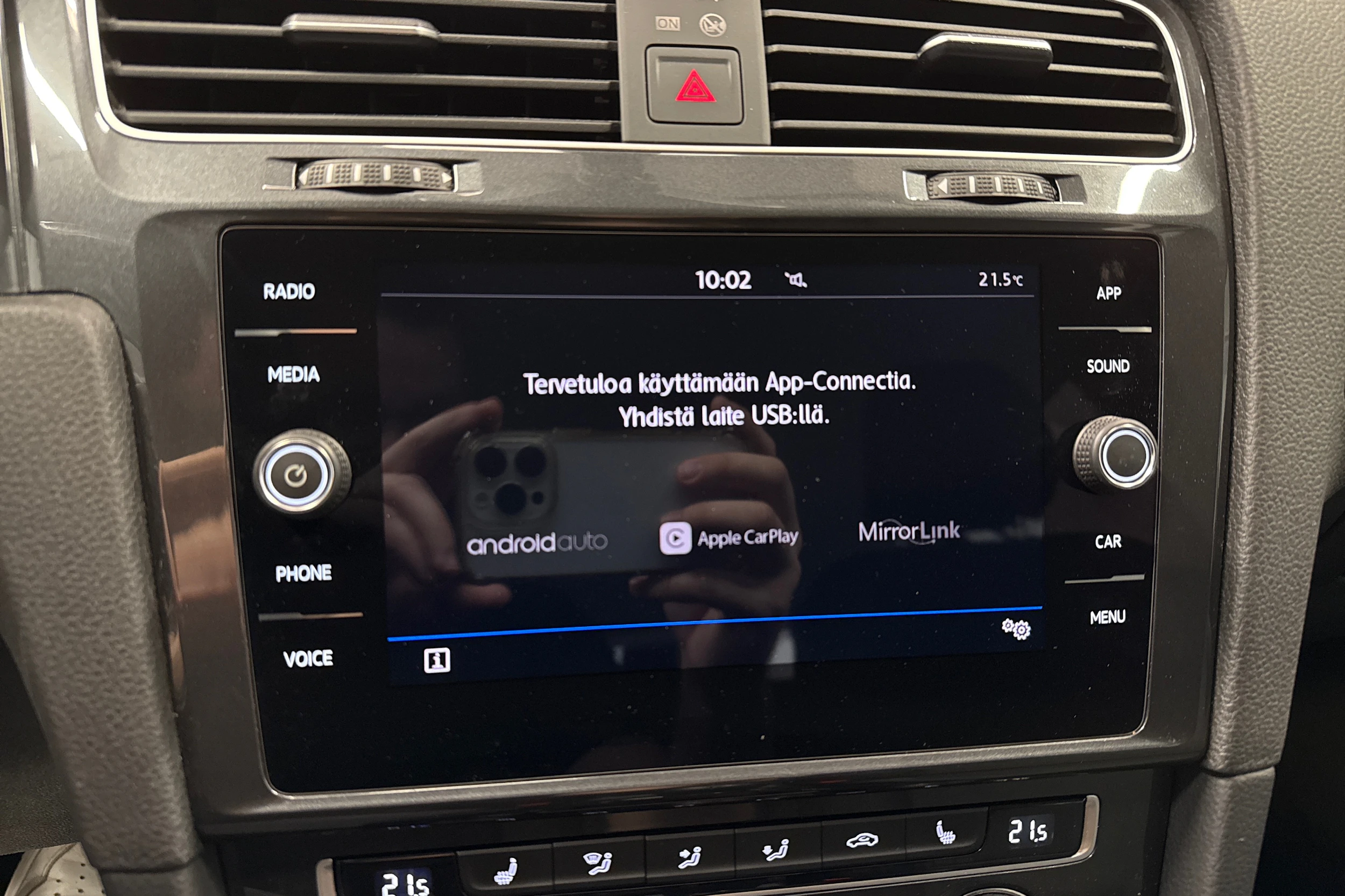 punainen Volkswagen Golf 2020 kuva 19.
