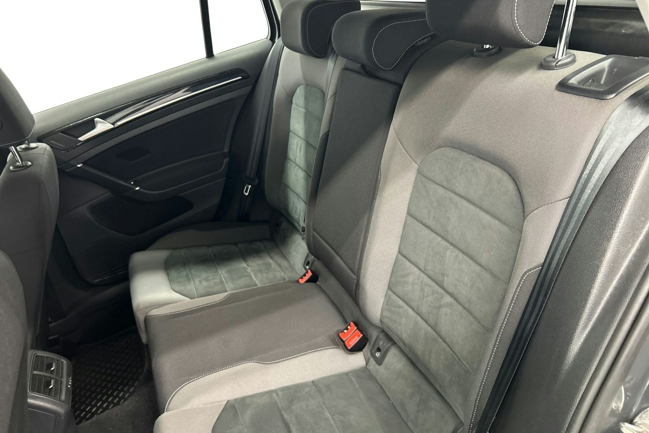 harmaa Volkswagen Golf 2020 kuva 10.
