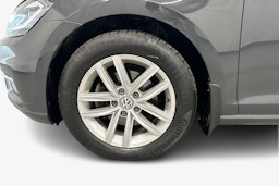 harmaa Volkswagen Golf 2020 kuva 11.