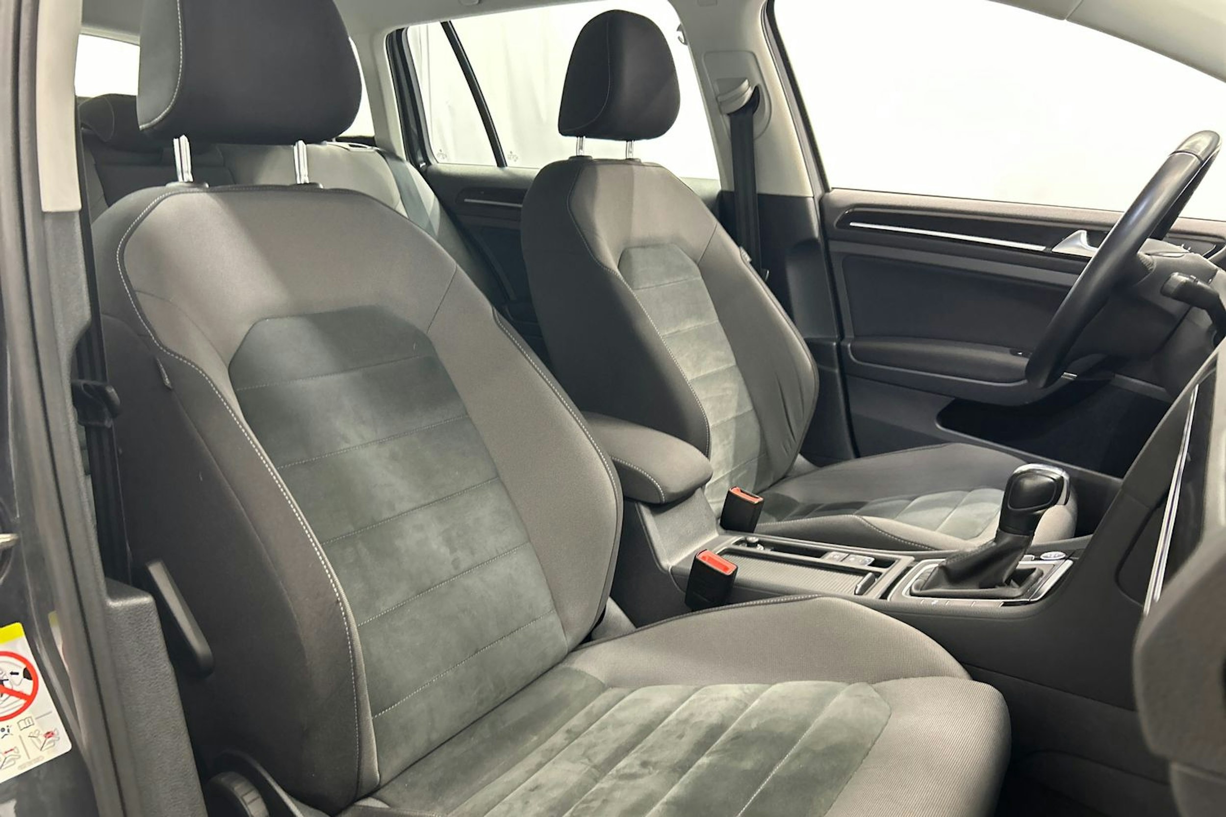 harmaa Volkswagen Golf 2020 kuva 14.