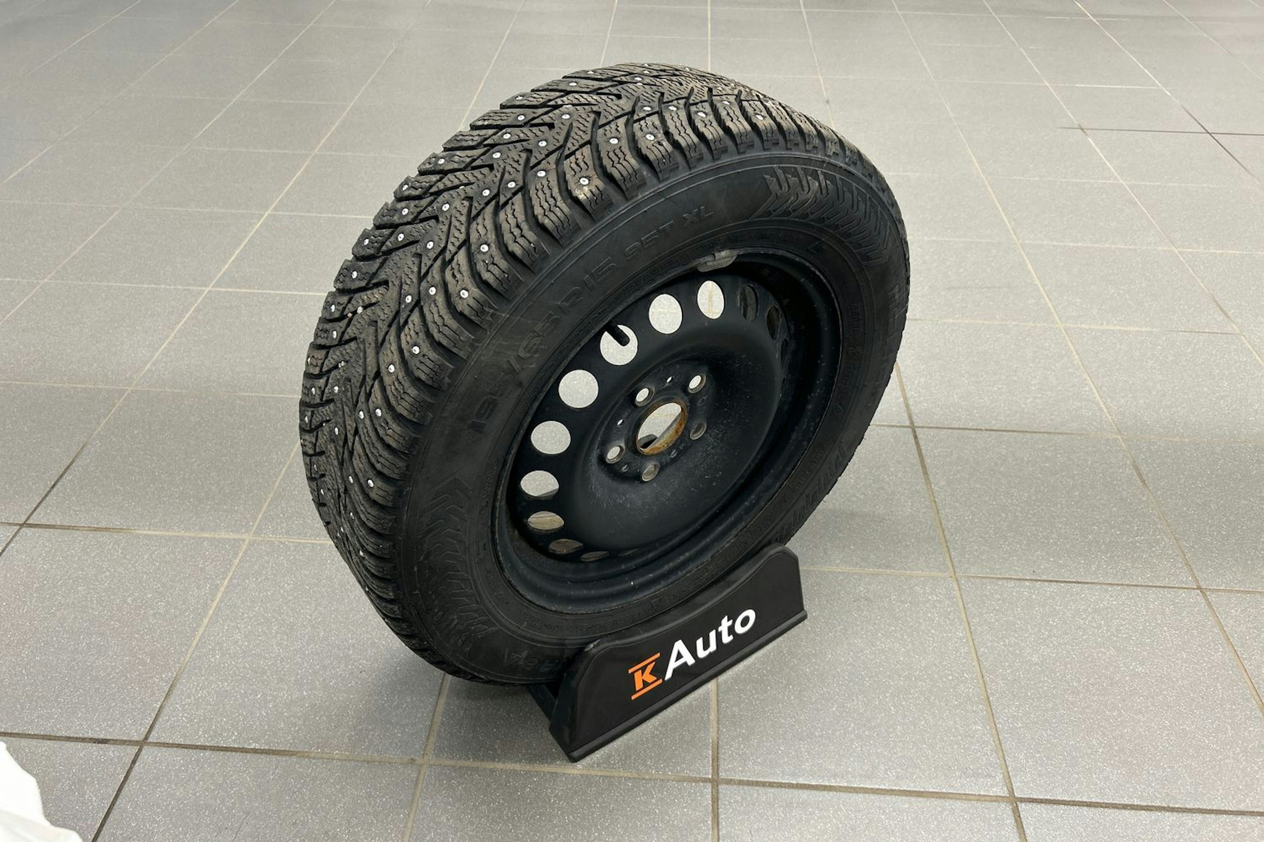 harmaa Volkswagen Golf 2020 kuva 17.