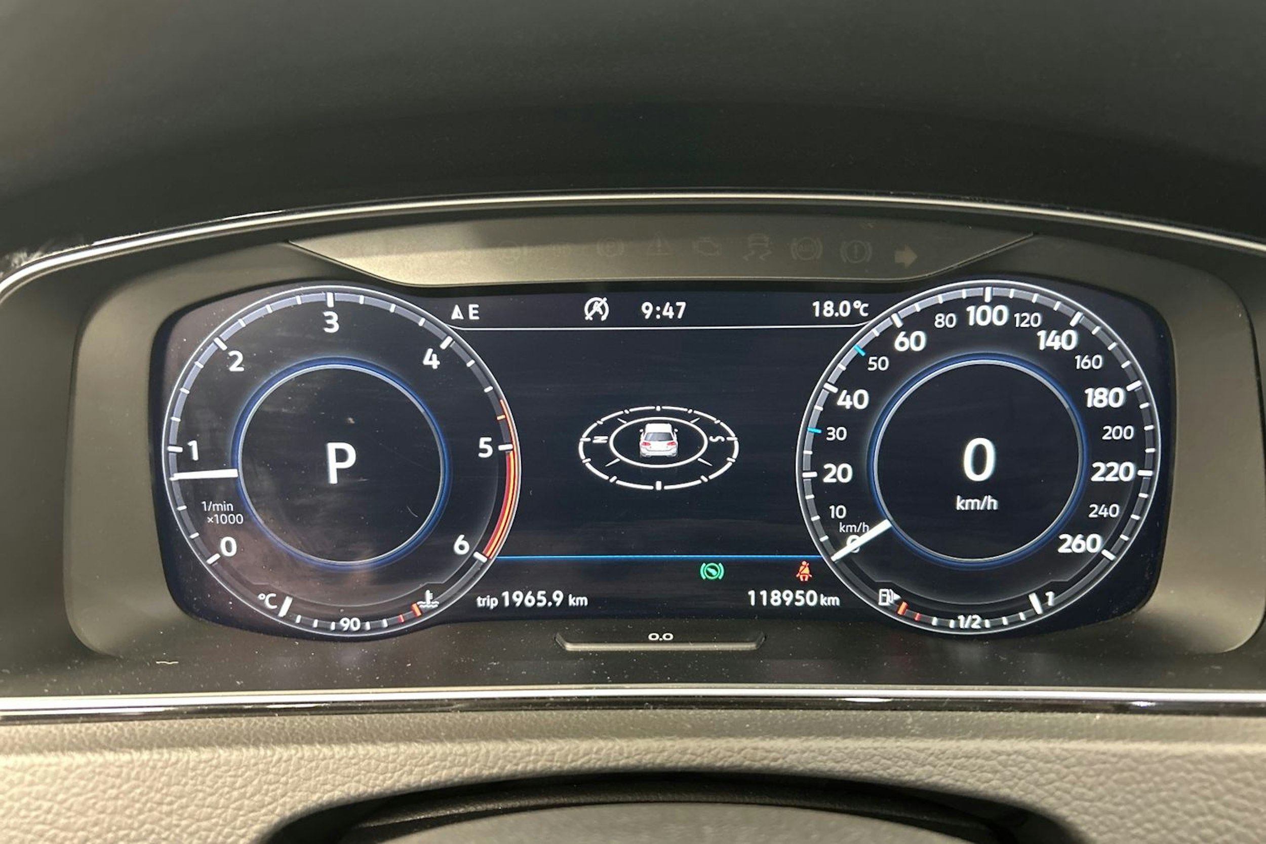 harmaa Volkswagen Golf 2020 kuva 18.