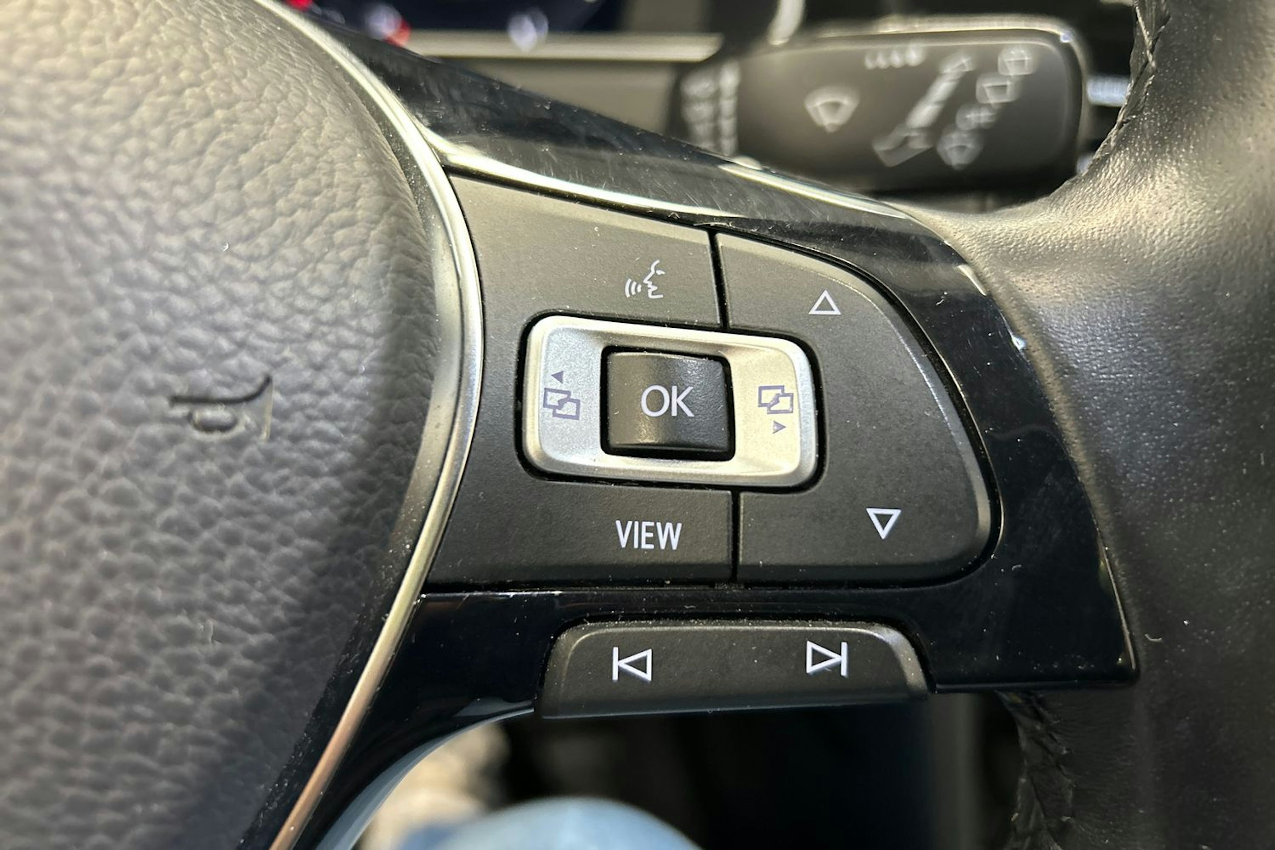 harmaa Volkswagen Golf 2020 kuva 20.
