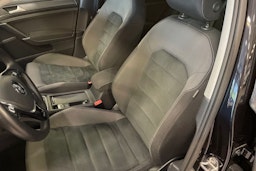 musta Volkswagen Golf 2020 kuva 10.