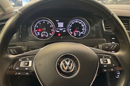 musta Volkswagen Golf 2020 kuva 15.