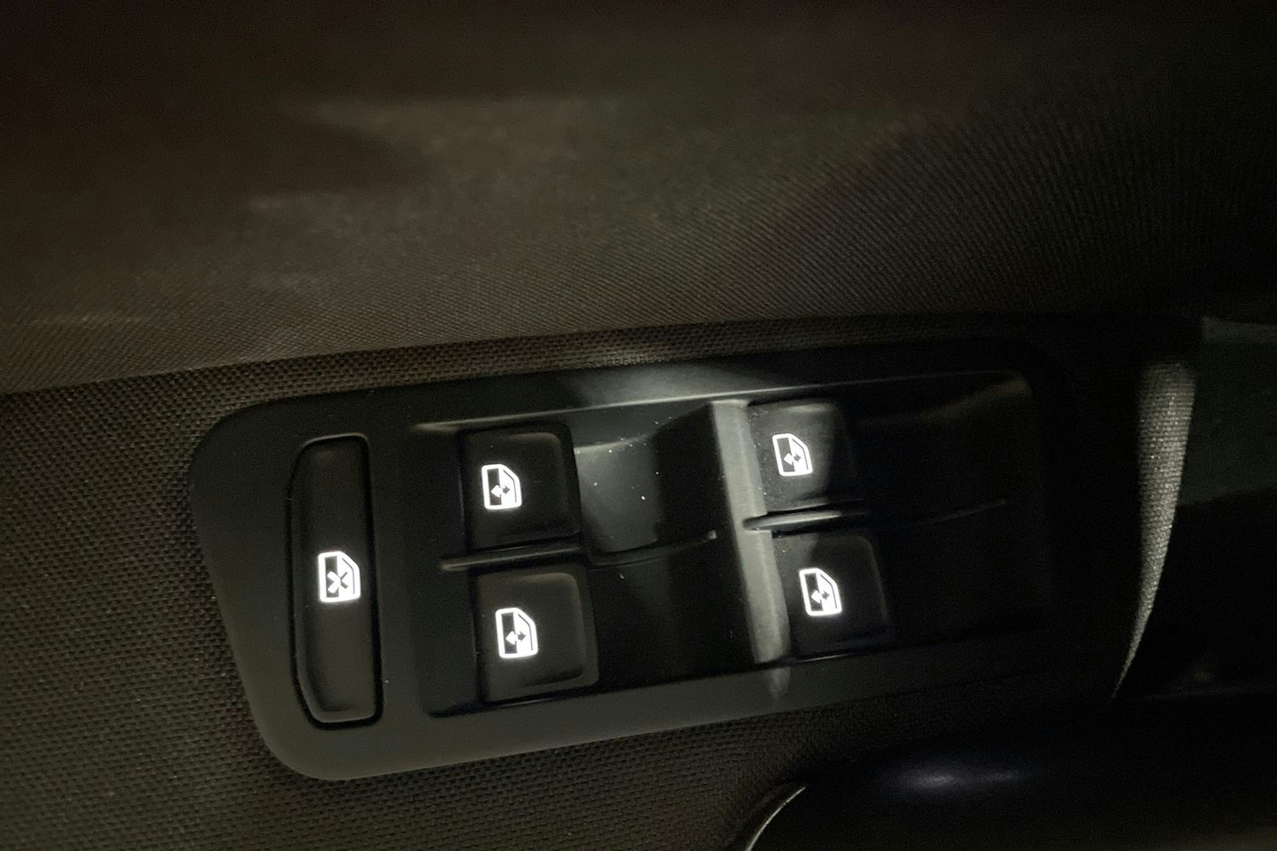musta Volkswagen Golf 2020 kuva 19.