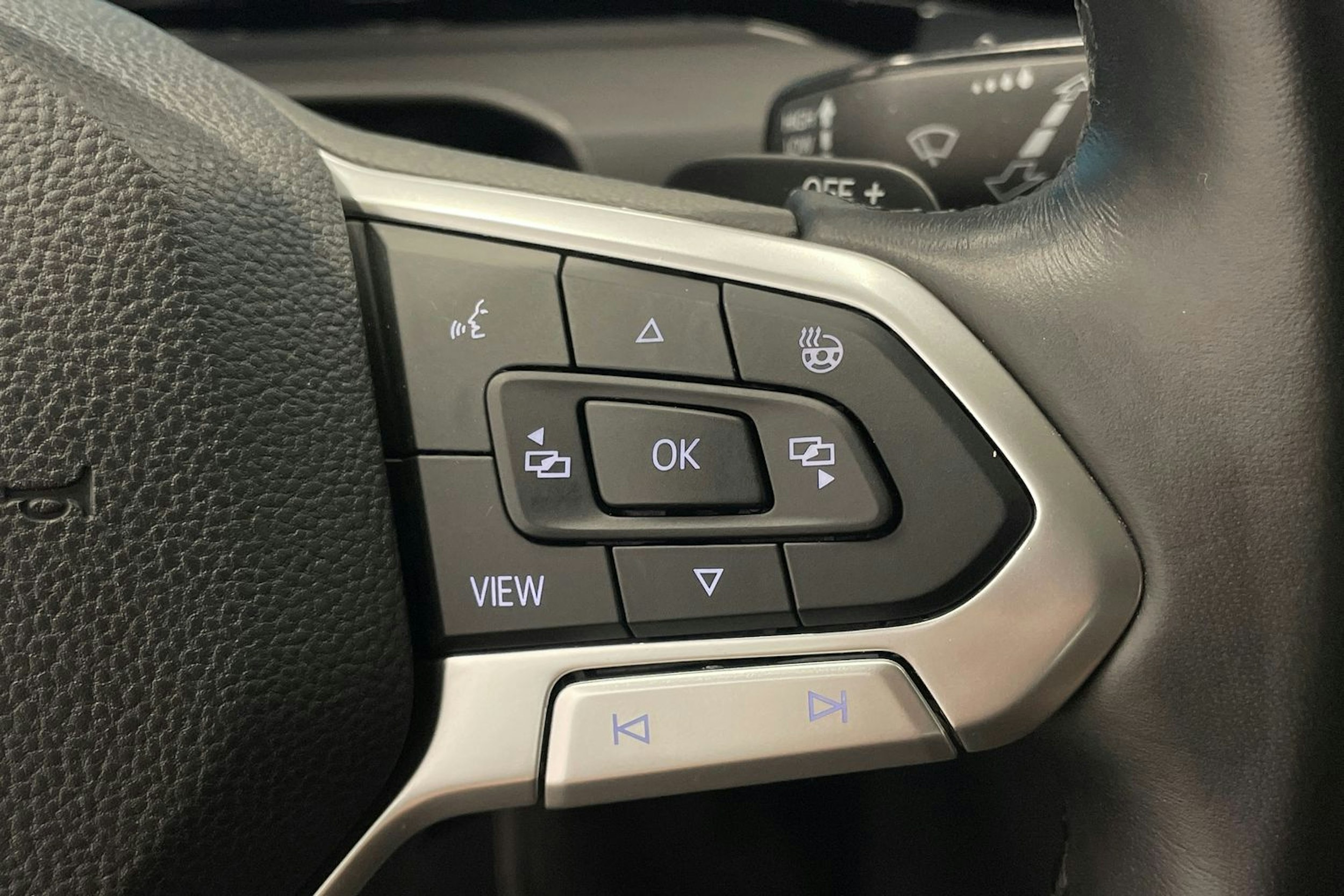 harmaa Volkswagen Golf 2020 kuva 18.