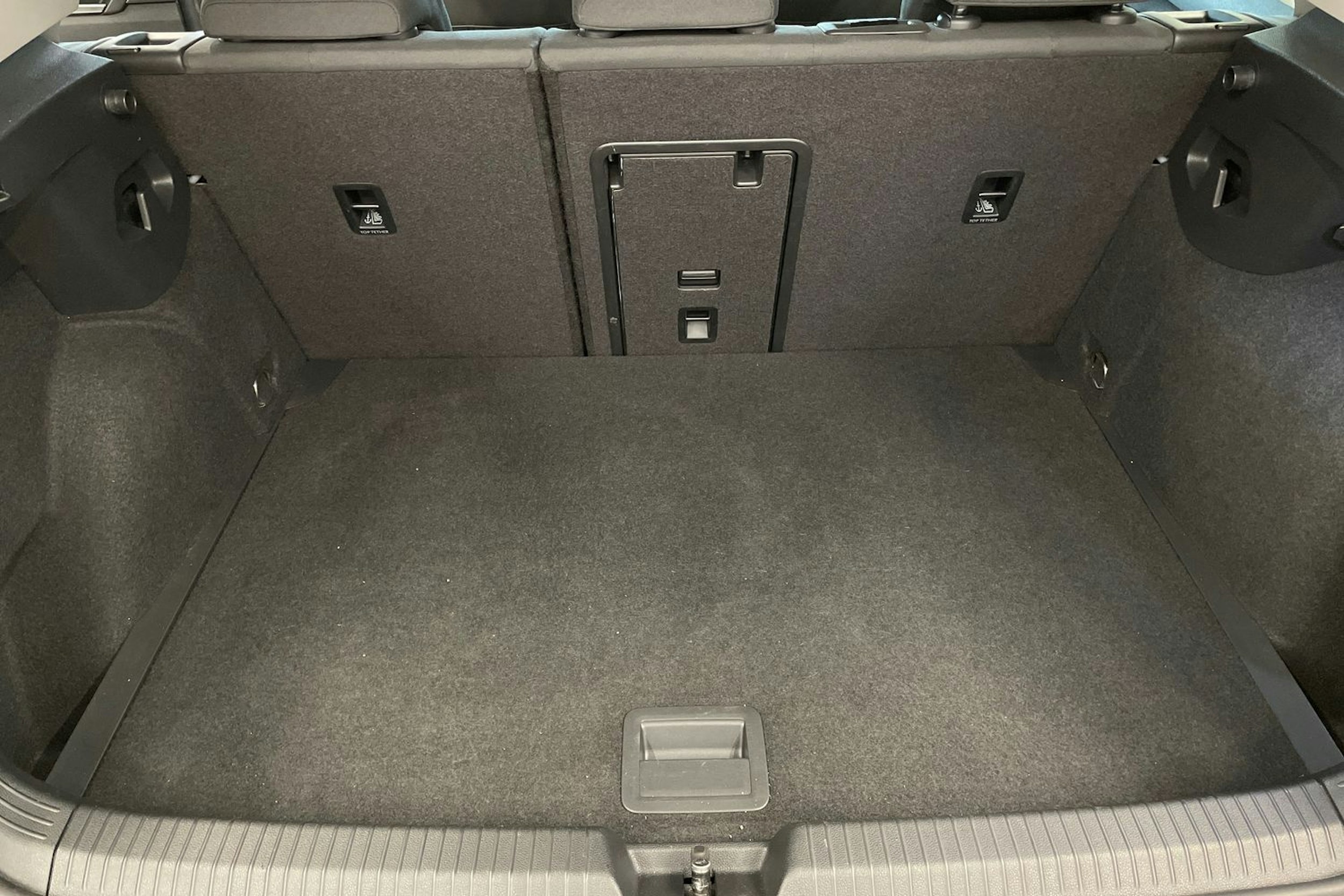 harmaa Volkswagen Golf 2020 kuva 24.