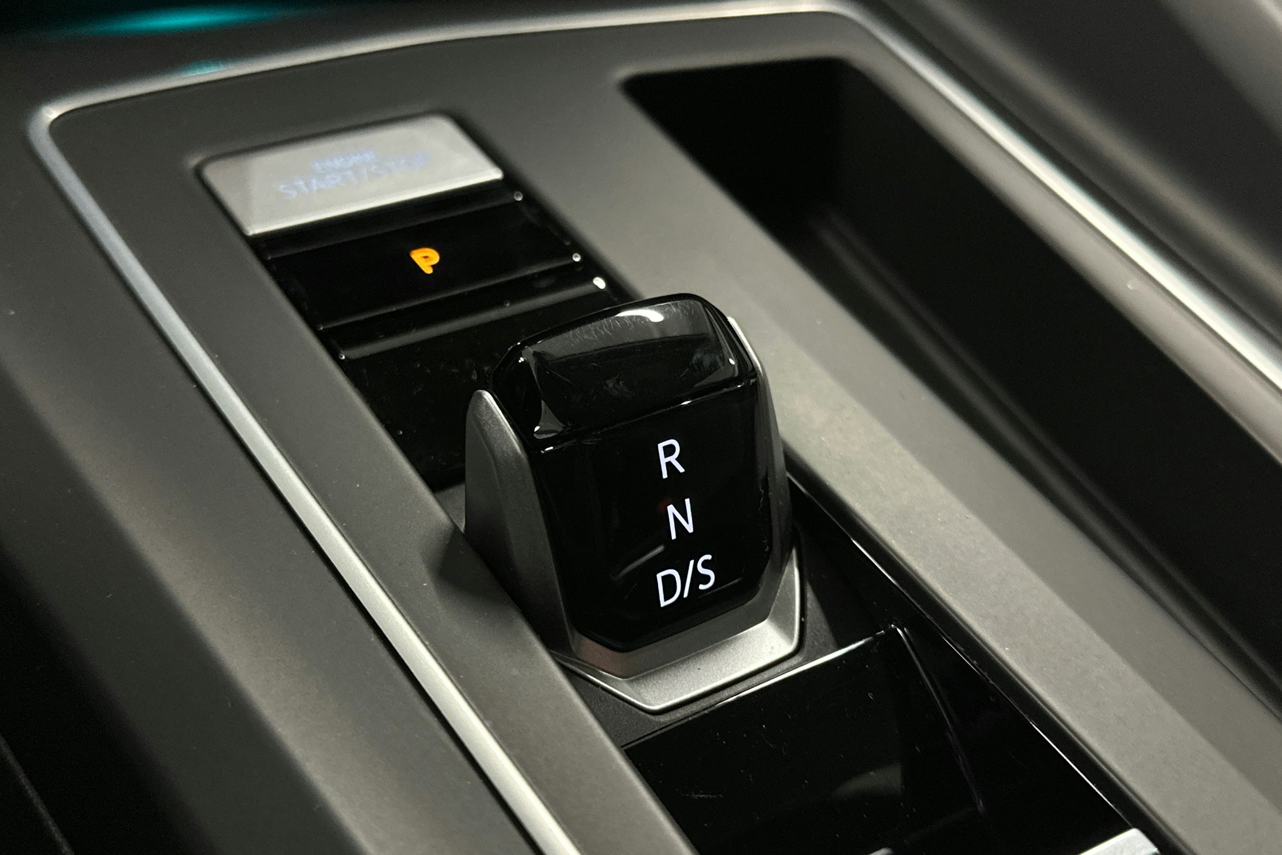 harmaa Volkswagen Golf 2020 kuva 29.