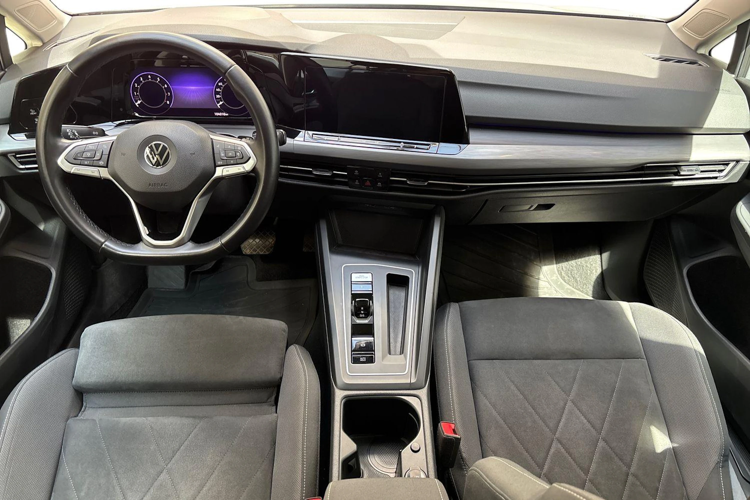 harmaa Volkswagen Golf 2020 kuva 9.