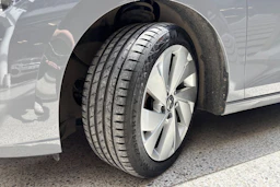 harmaa Volkswagen Golf 2020 kuva 13.