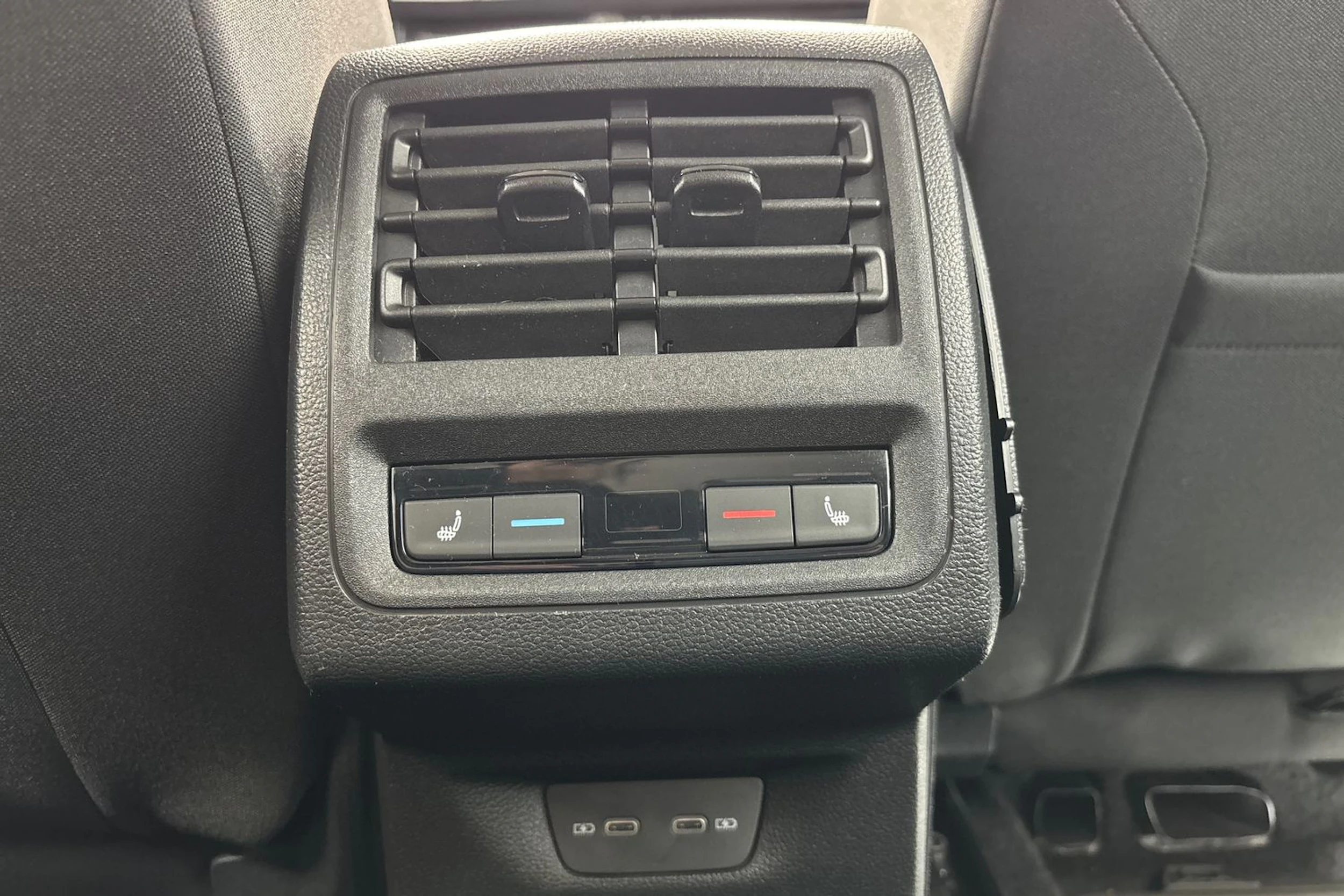 harmaa Volkswagen Golf 2020 kuva 18.