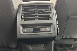 harmaa Volkswagen Golf 2020 kuva 18.