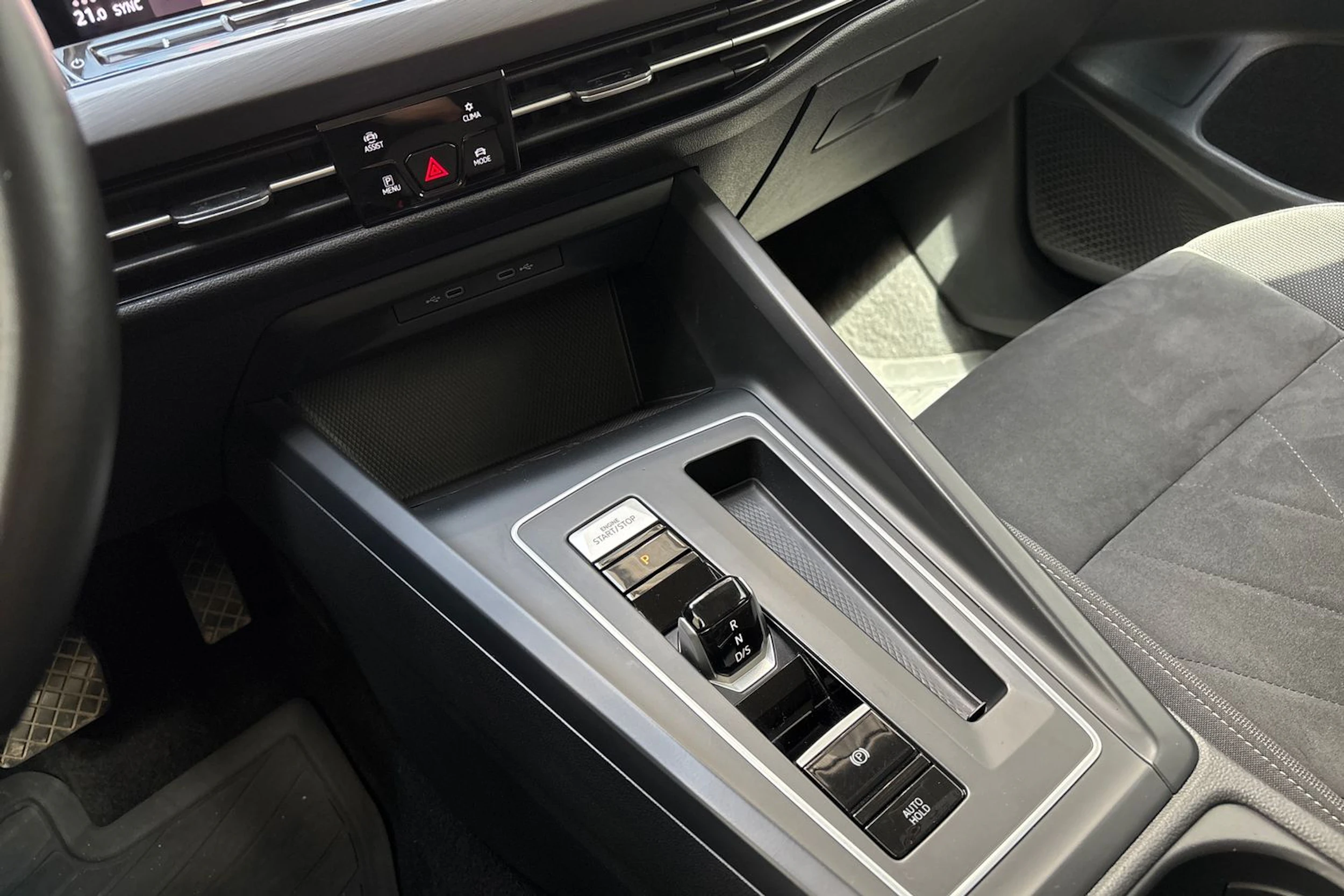 harmaa Volkswagen Golf 2020 kuva 25.
