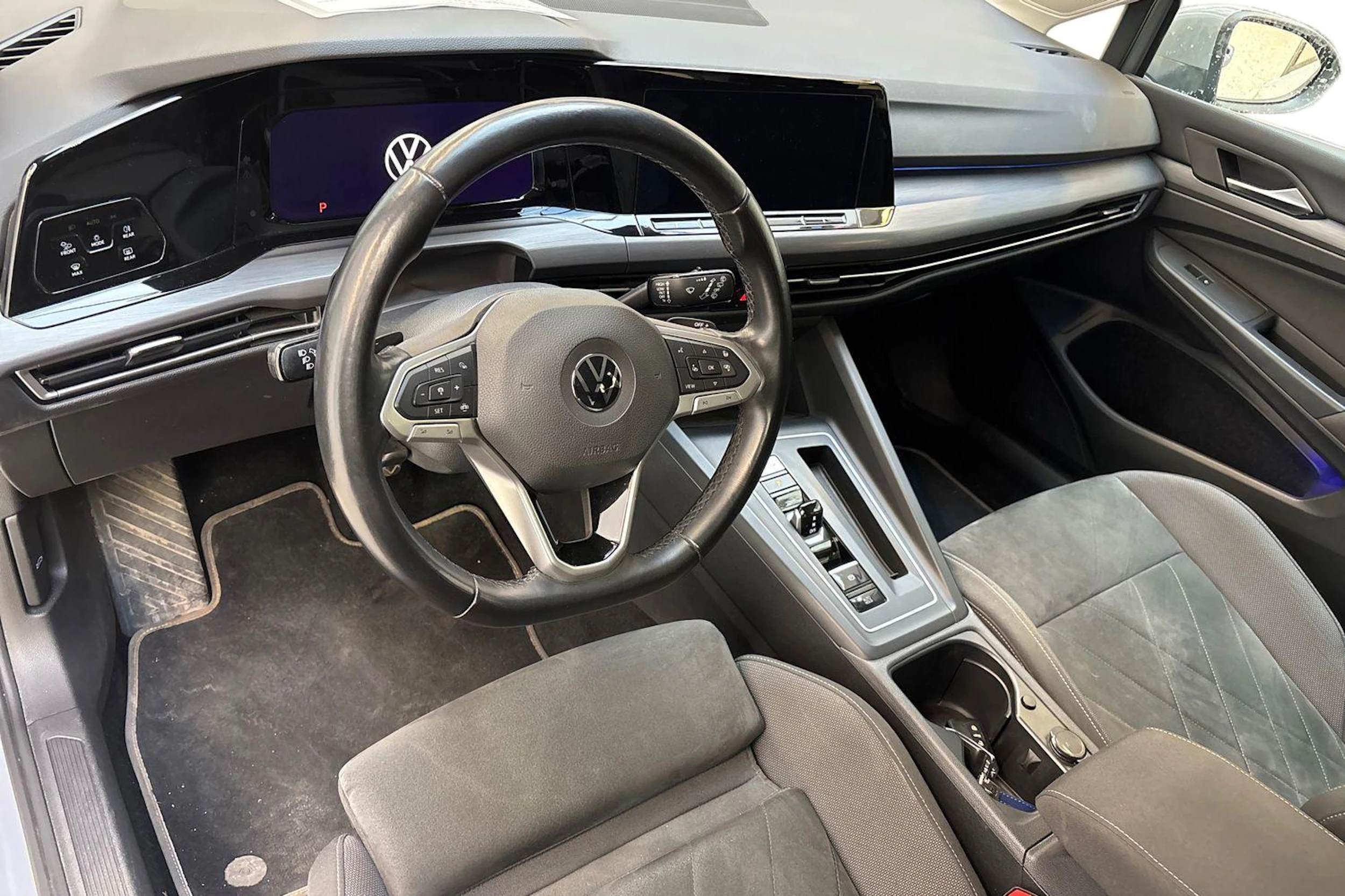 harmaa Volkswagen Golf 2020 kuva 6.