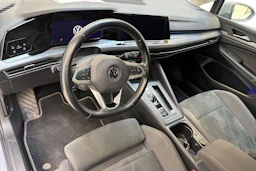 harmaa Volkswagen Golf 2020 kuva 6.