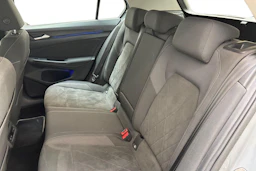 harmaa Volkswagen Golf 2020 kuva 8.