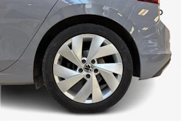 harmaa Volkswagen Golf 2020 kuva 9.