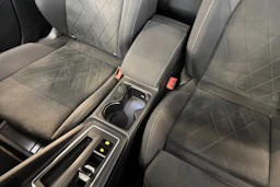 harmaa Volkswagen Golf 2020 kuva 21.