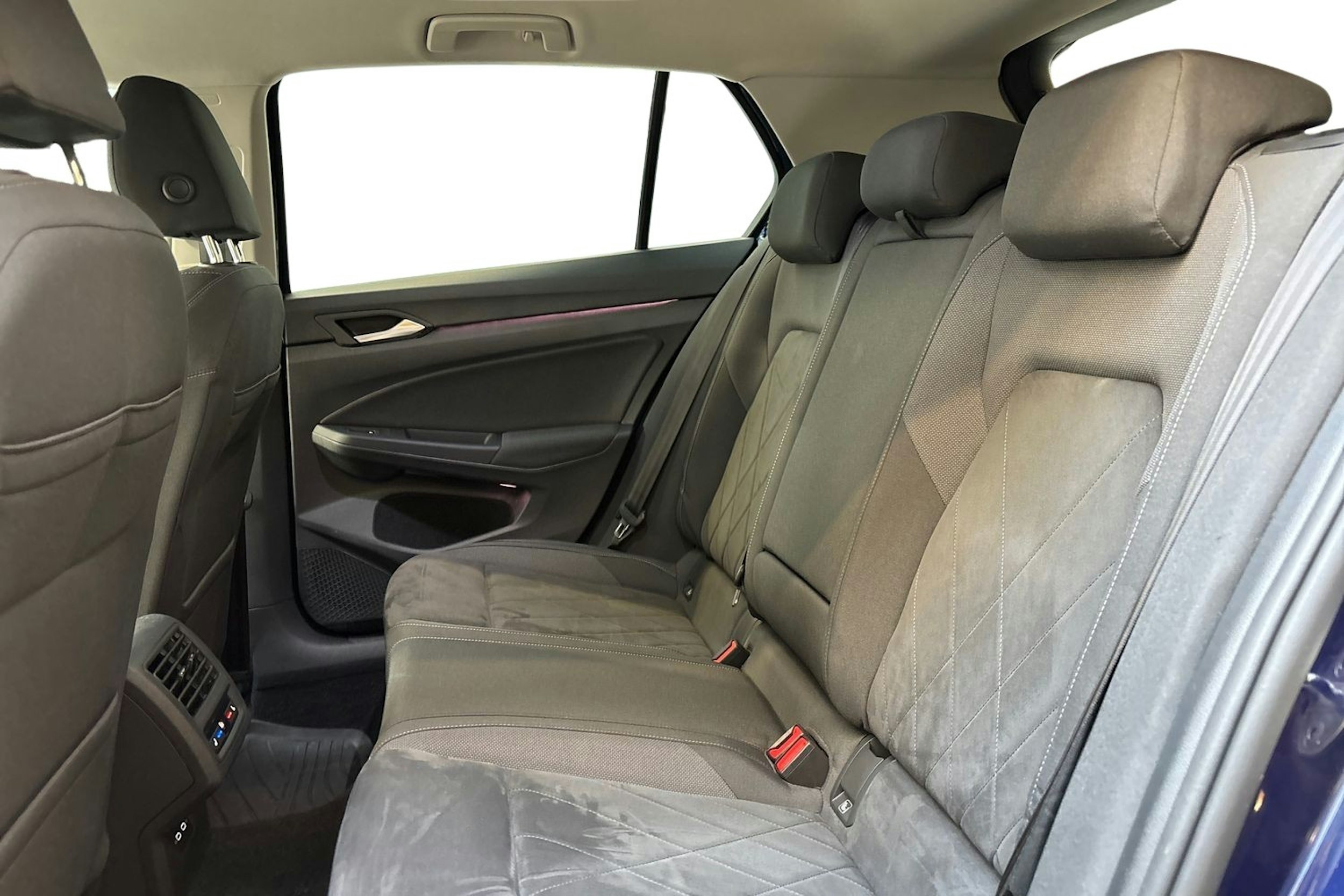 sininen Volkswagen Golf 2020 kuva 10.