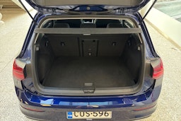 sininen Volkswagen Golf 2020 kuva 14.