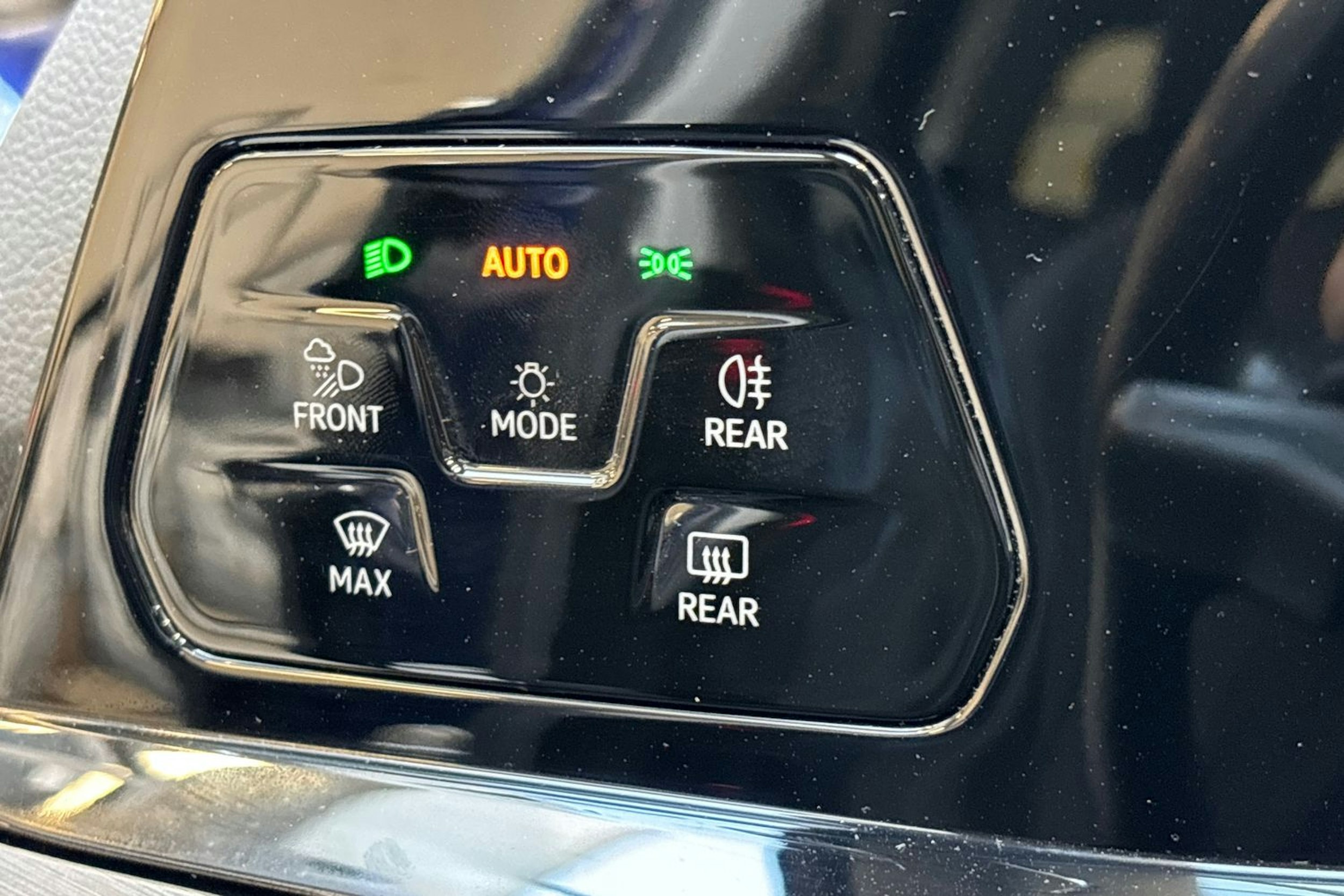 sininen Volkswagen Golf 2020 kuva 24.