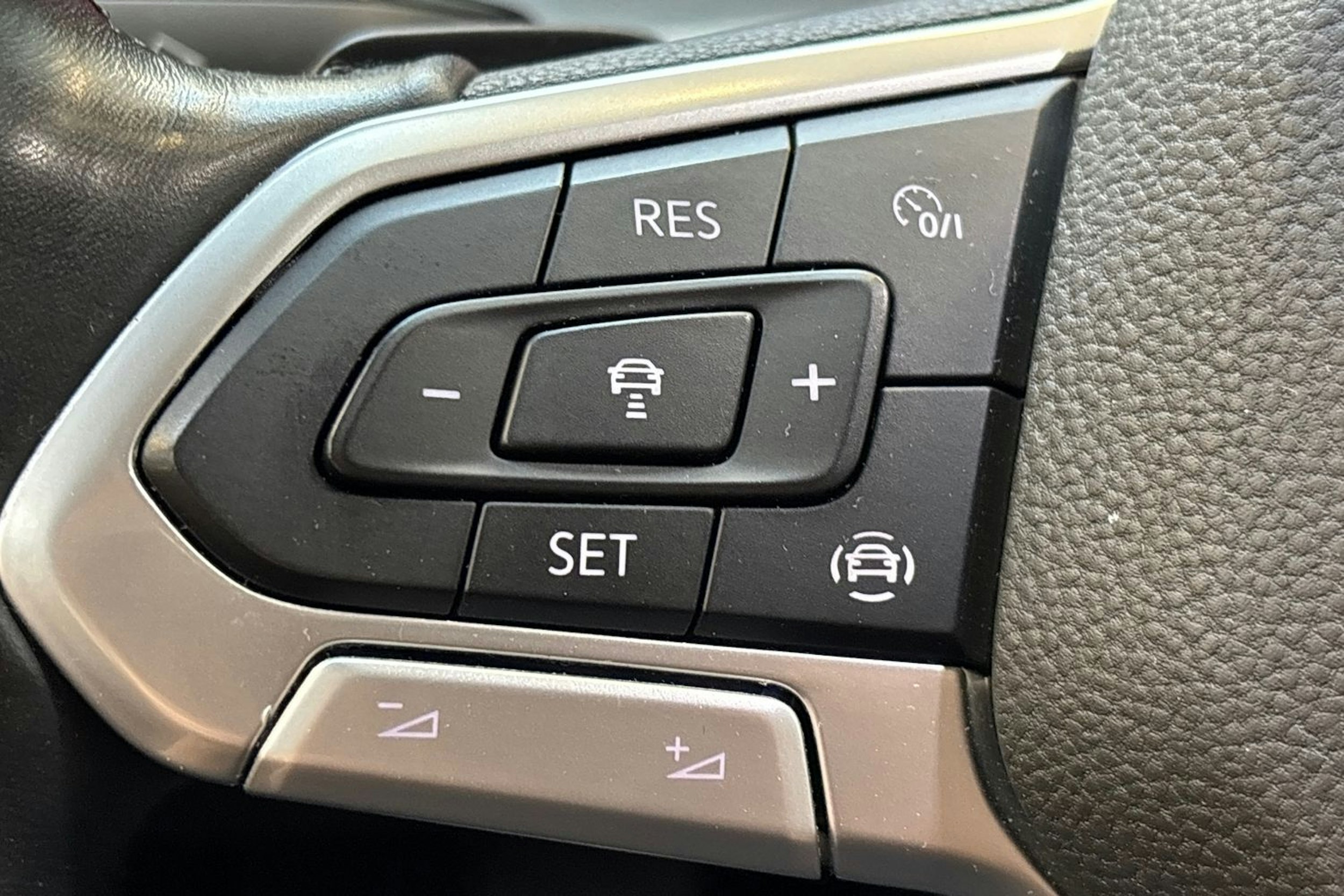 sininen Volkswagen Golf 2020 kuva 32.