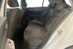 valkoinen Volkswagen Golf 2020 kuva 8.