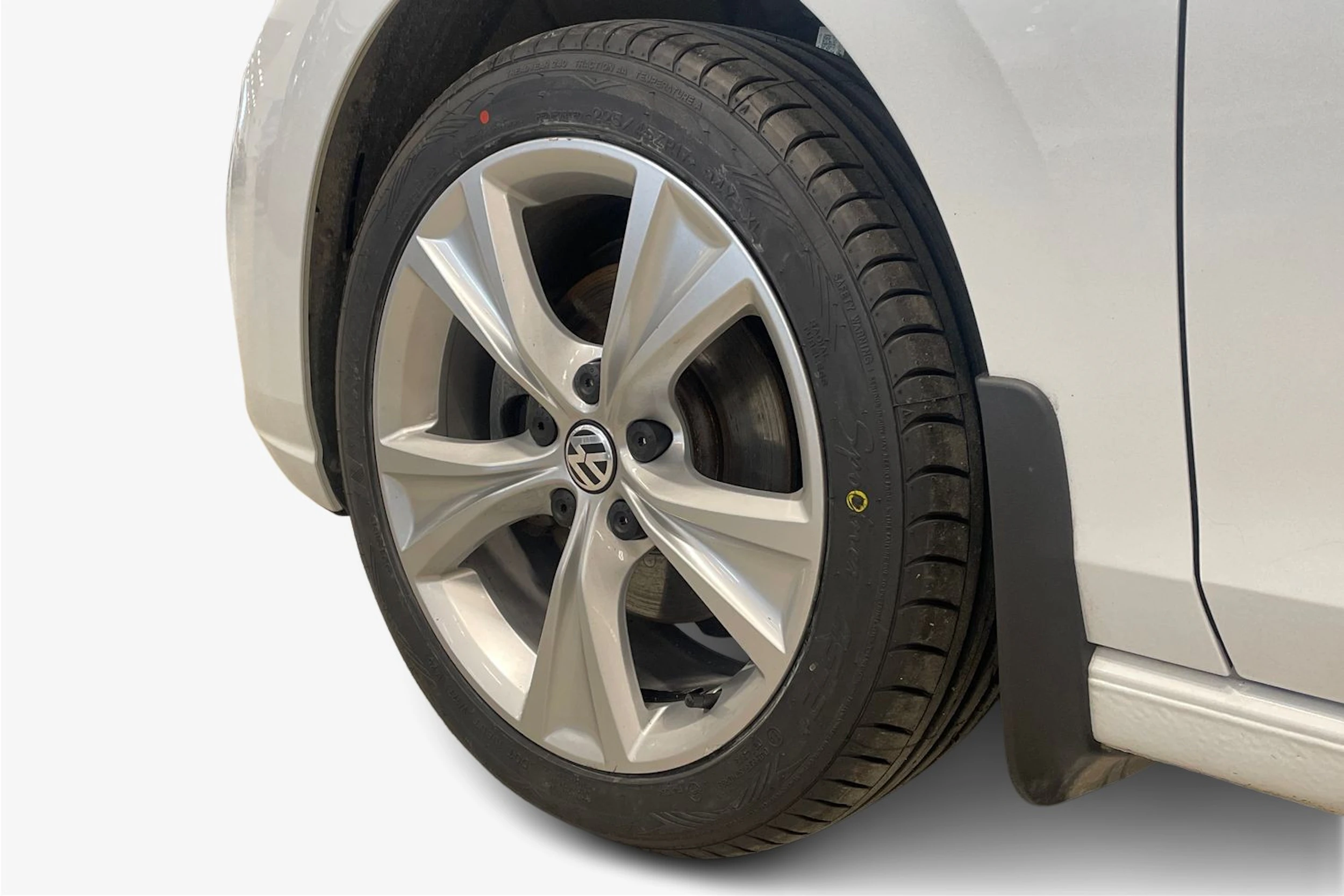 valkoinen Volkswagen Golf 2020 kuva 9.