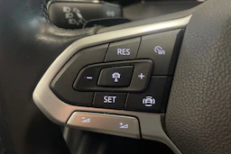 valkoinen Volkswagen Golf 2020 kuva 14.