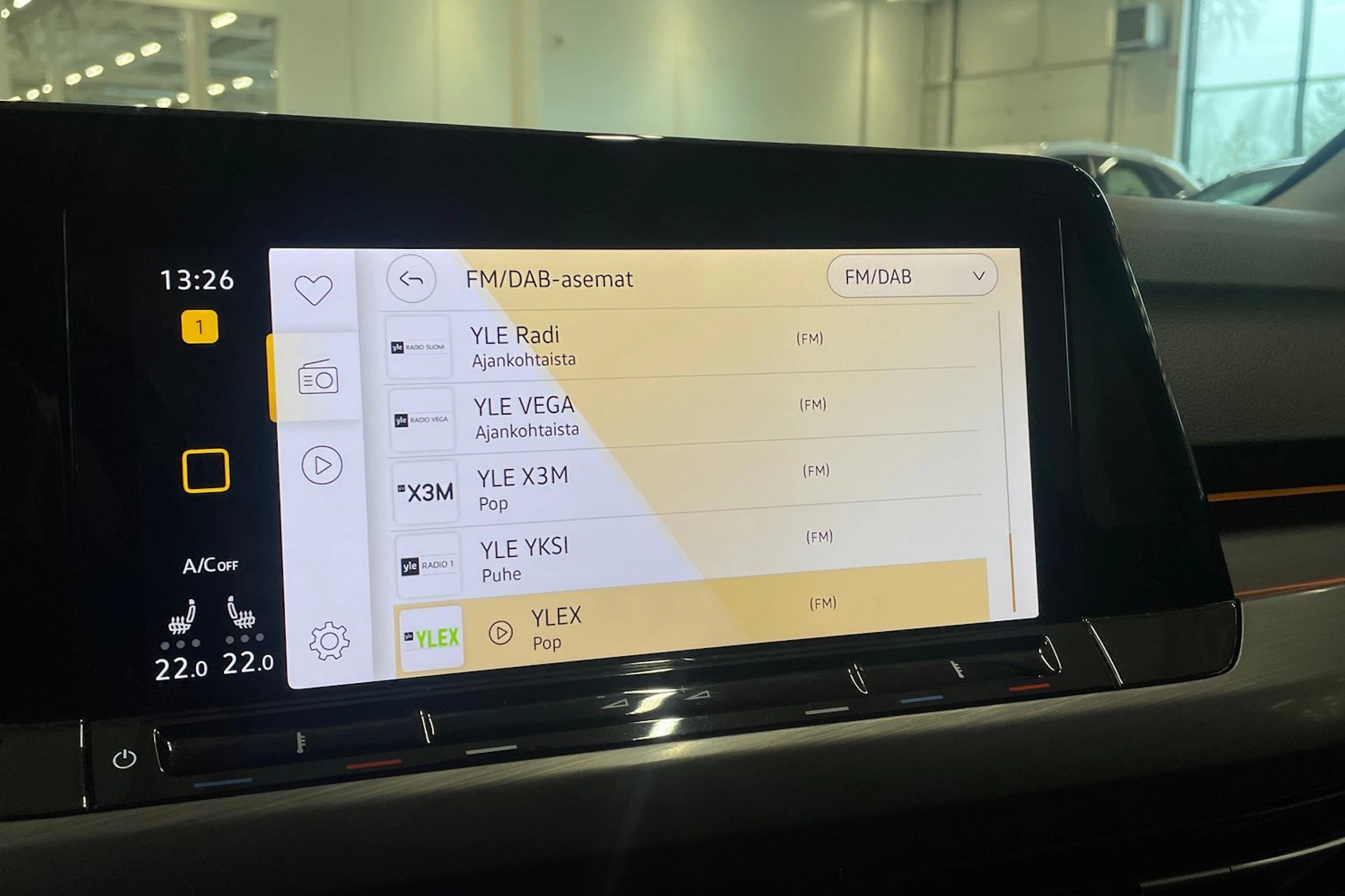 valkoinen Volkswagen Golf 2020 kuva 17.