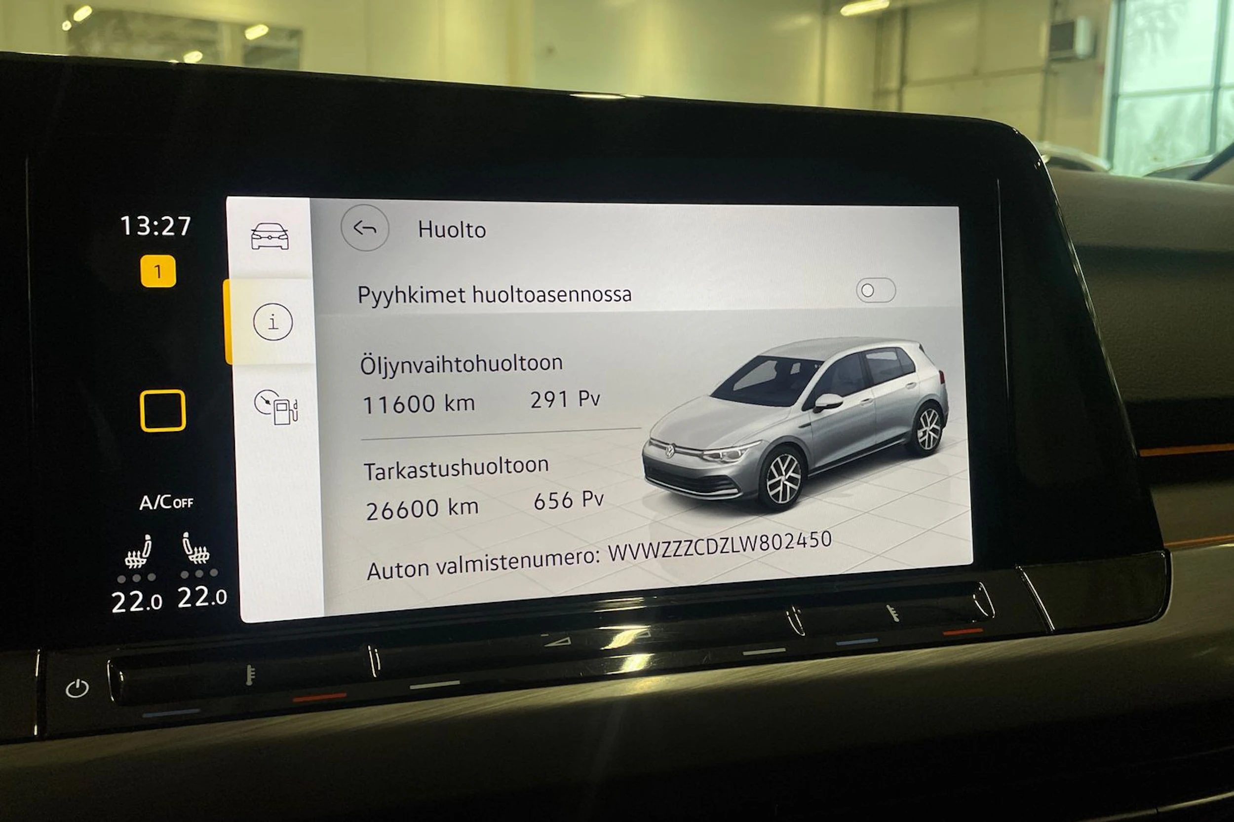 valkoinen Volkswagen Golf 2020 kuva 20.