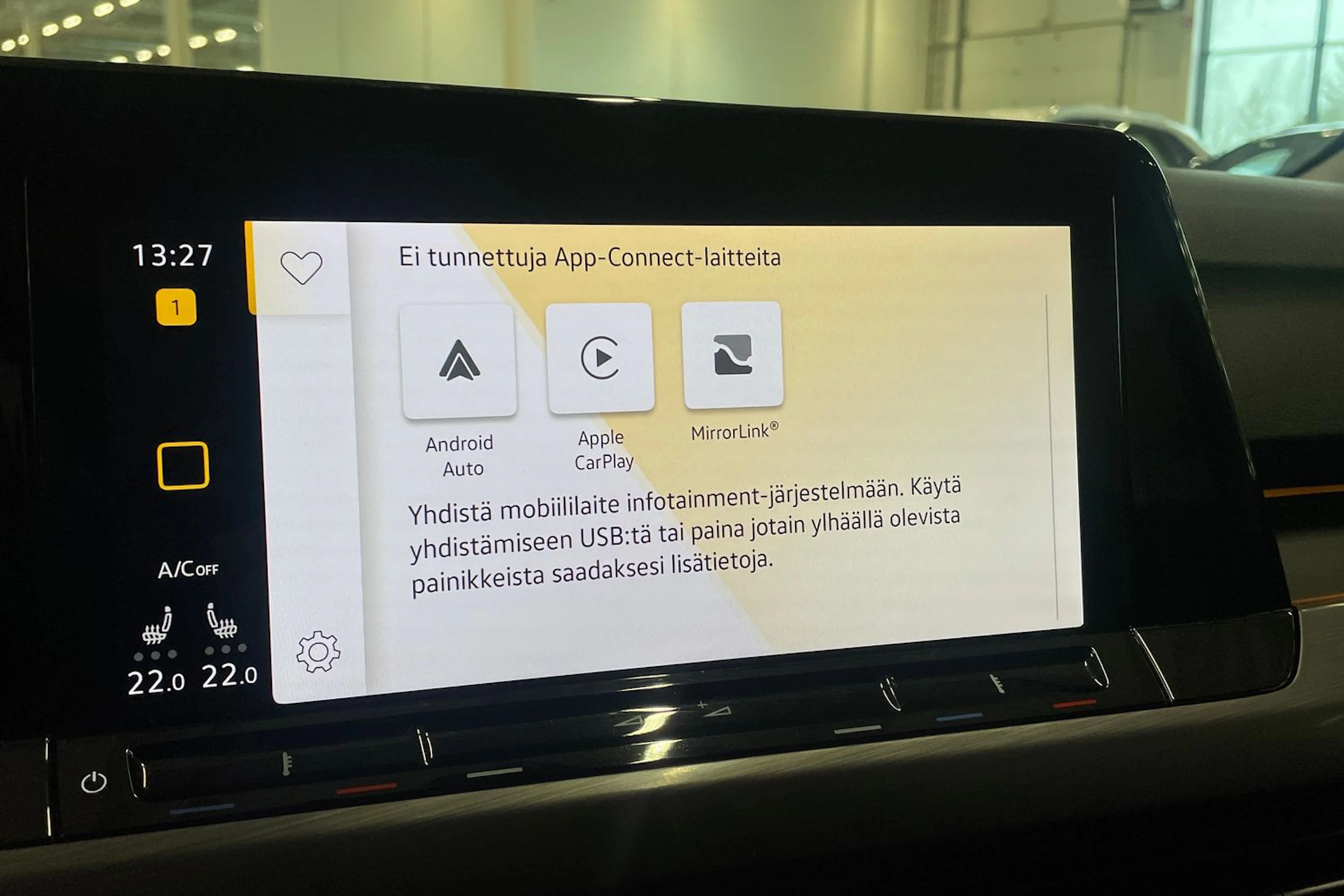 valkoinen Volkswagen Golf 2020 kuva 21.