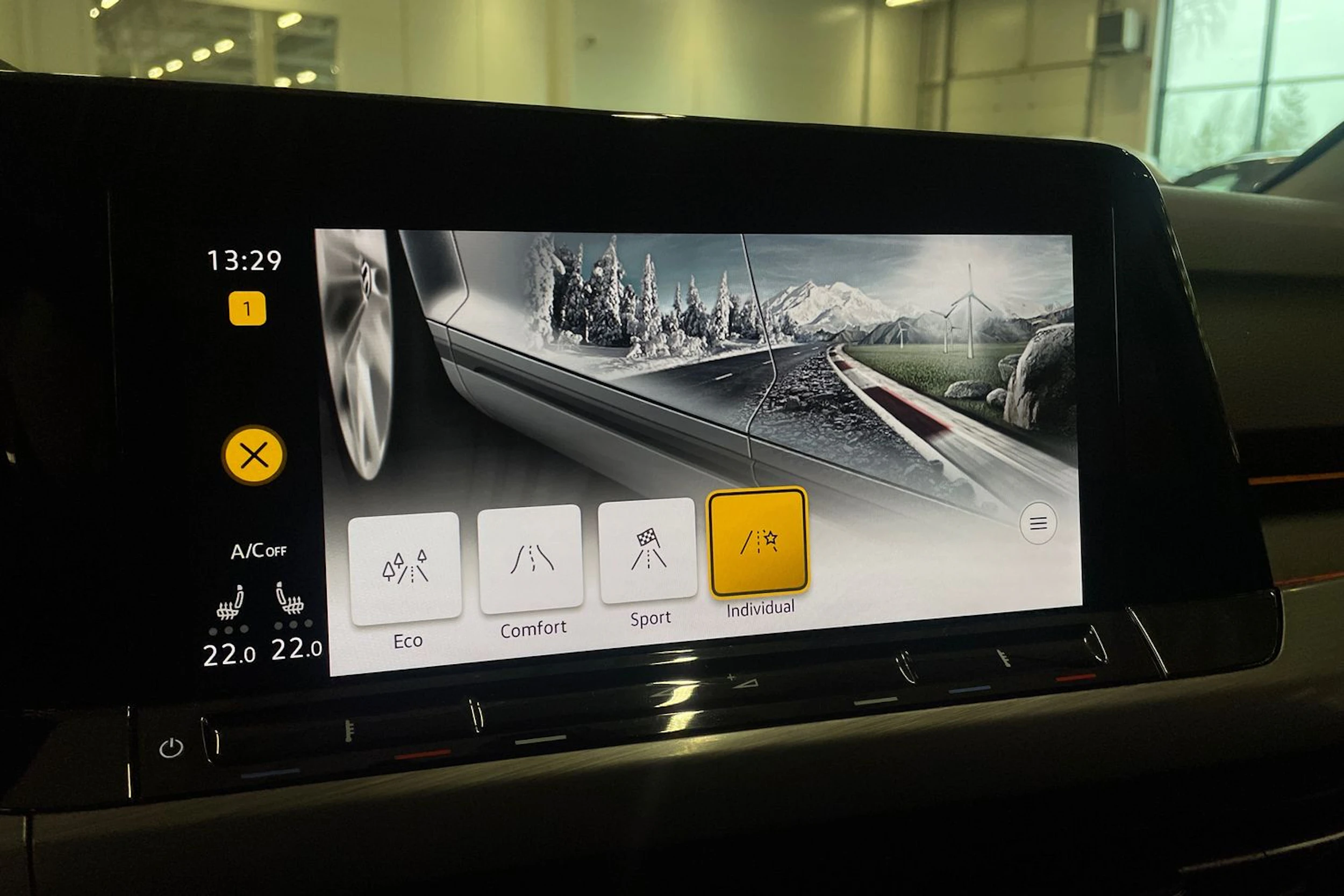 valkoinen Volkswagen Golf 2020 kuva 24.