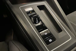 valkoinen Volkswagen Golf 2020 kuva 26.