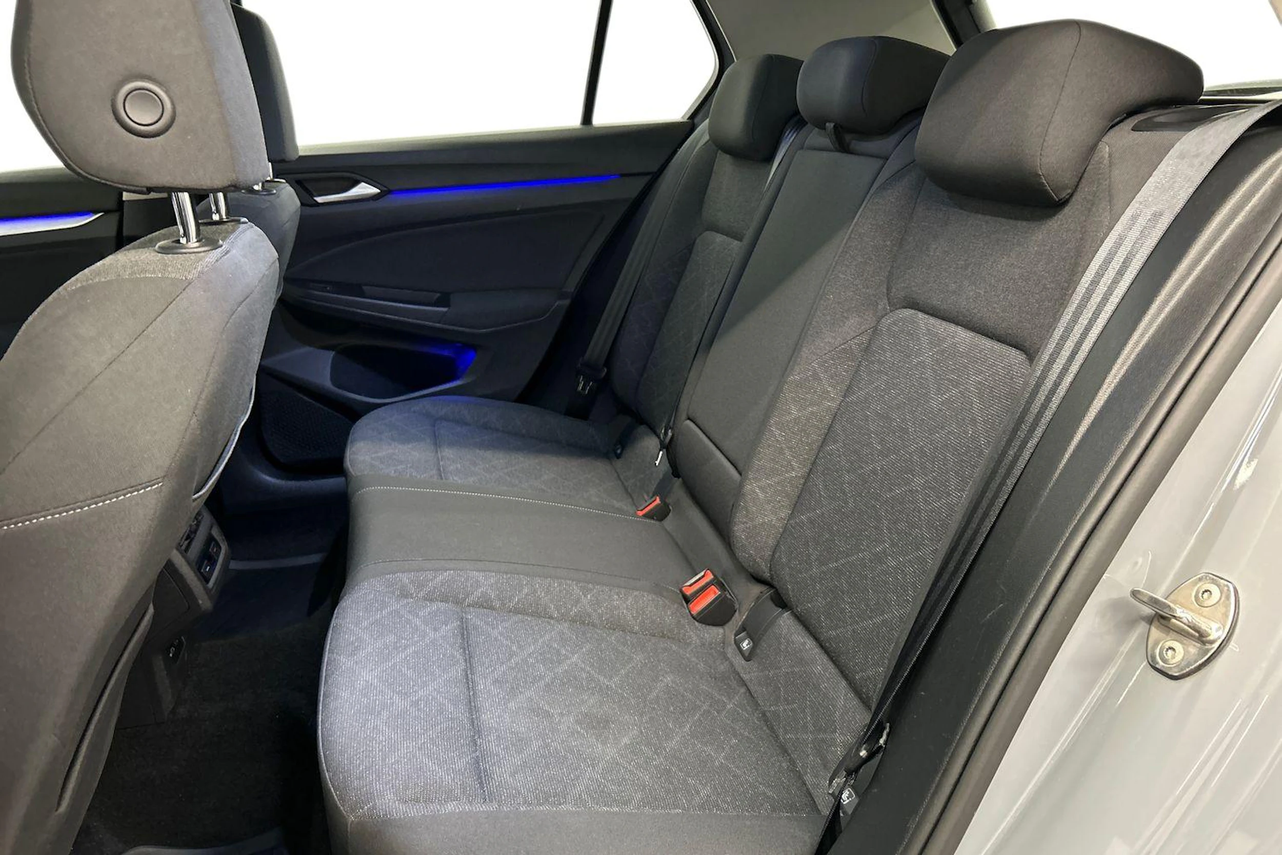 harmaa Volkswagen Golf 2020 kuva 8.