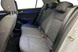 harmaa Volkswagen Golf 2020 kuva 8.