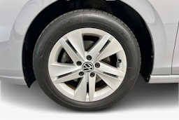 harmaa Volkswagen Golf 2020 kuva 9.