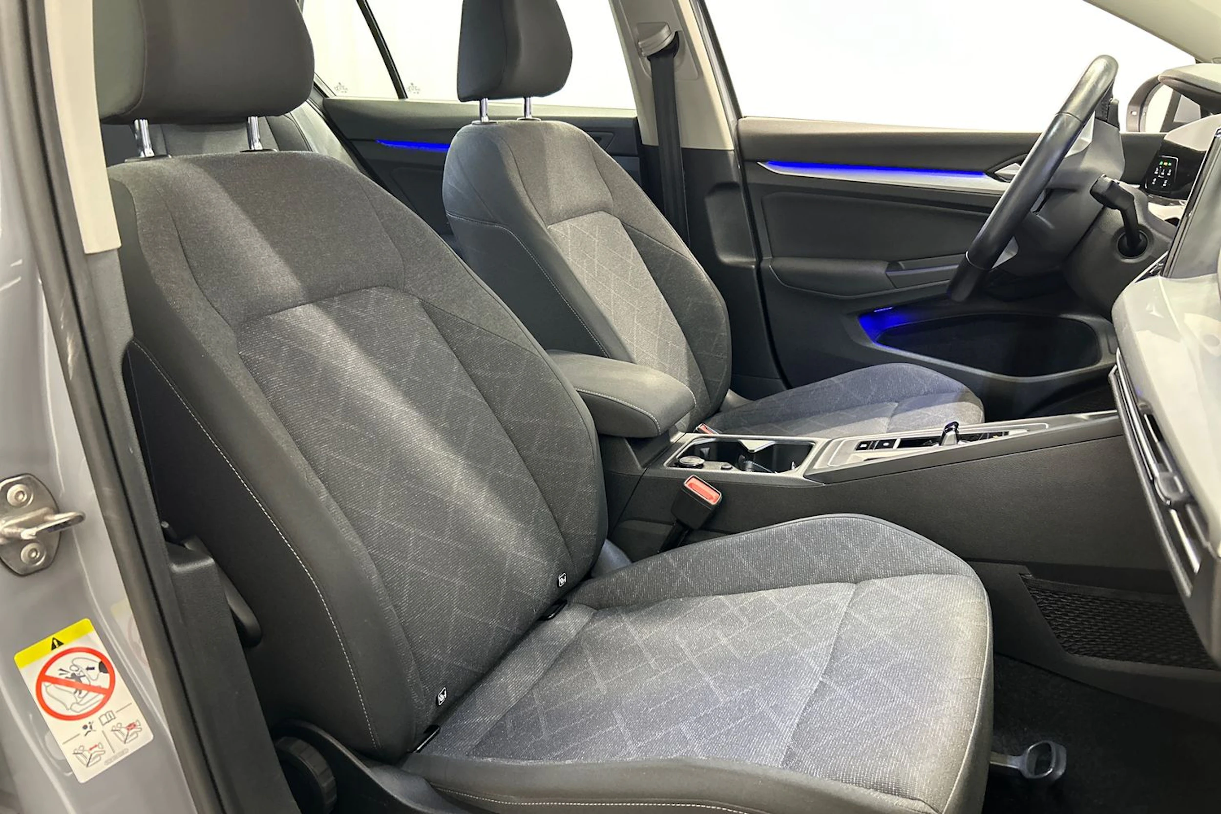 harmaa Volkswagen Golf 2020 kuva 11.