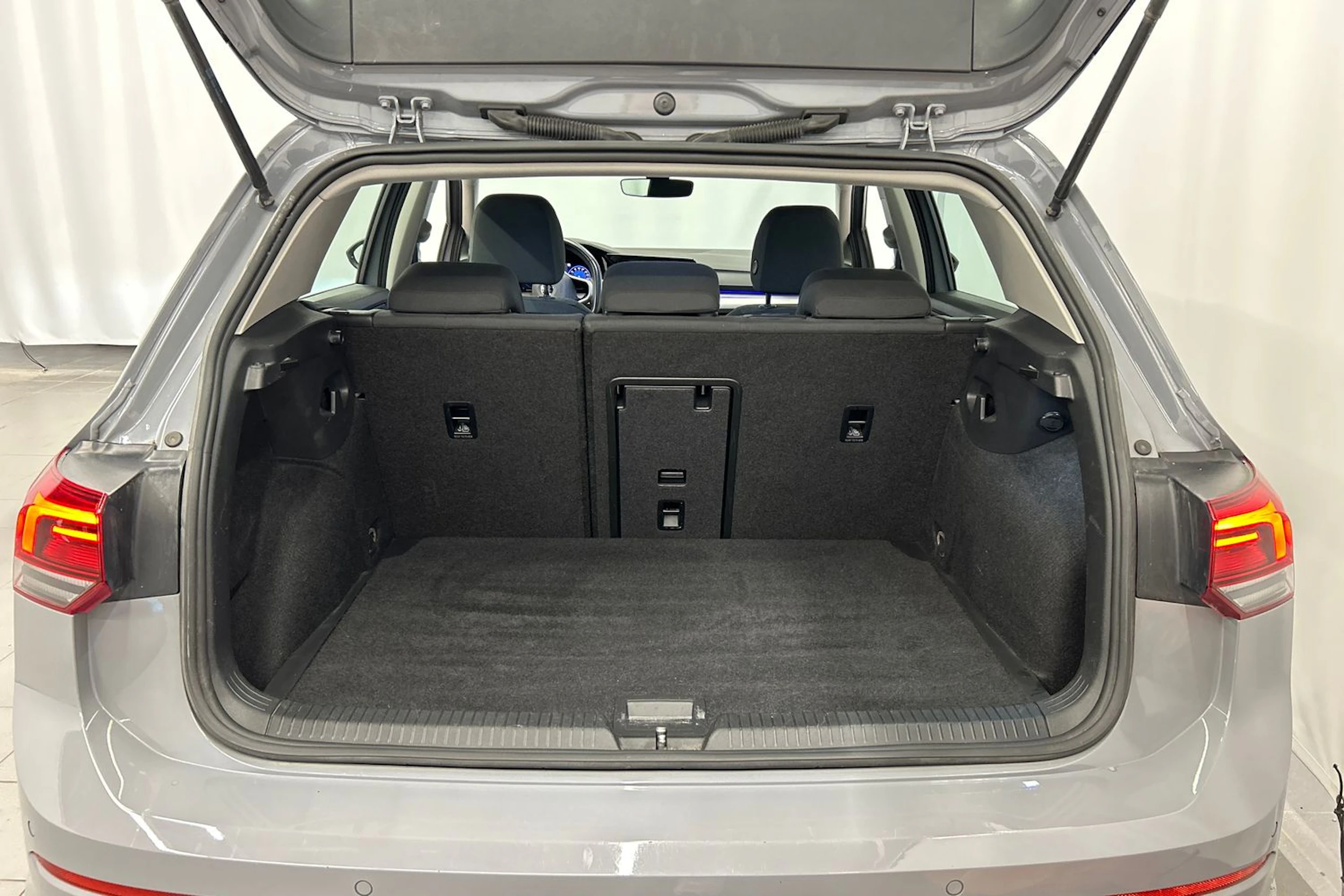 harmaa Volkswagen Golf 2020 kuva 12.