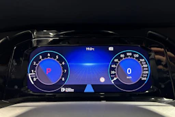 harmaa Volkswagen Golf 2020 kuva 14.