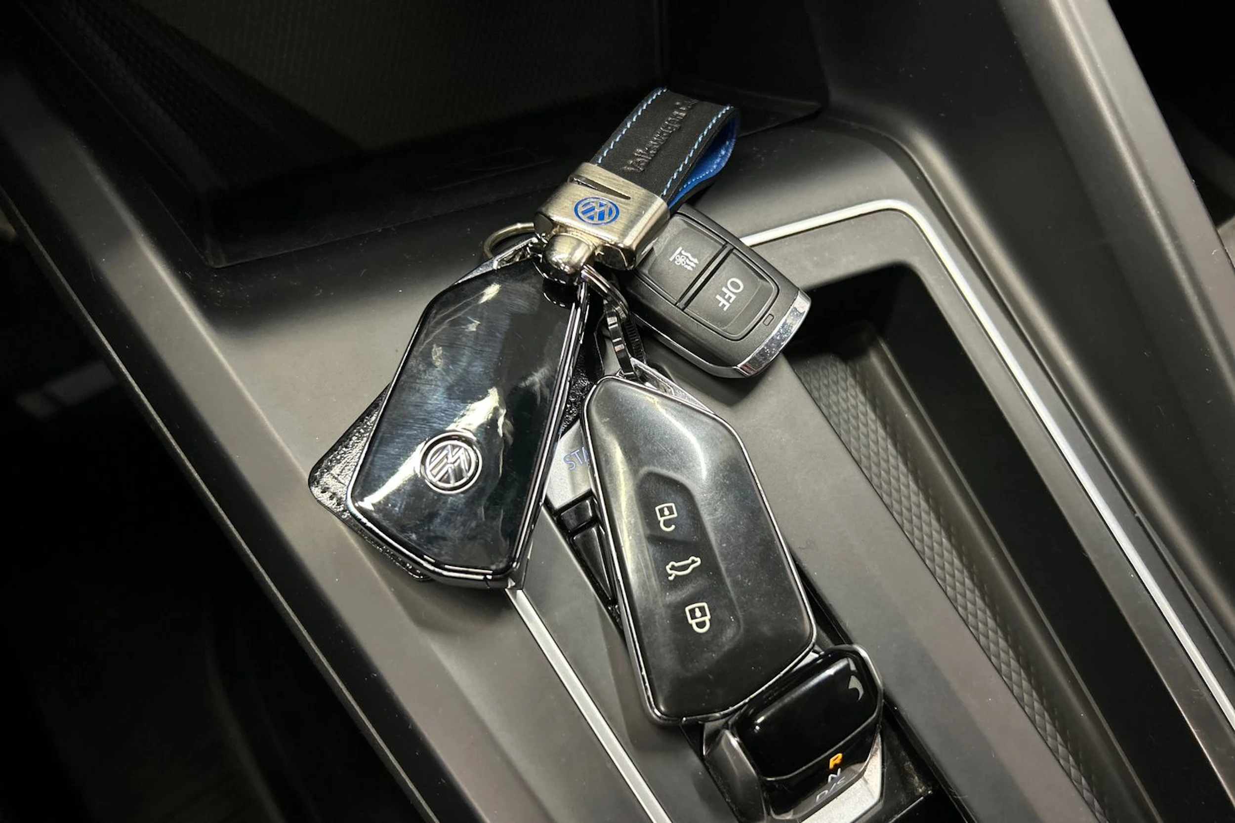 harmaa Volkswagen Golf 2020 kuva 25.